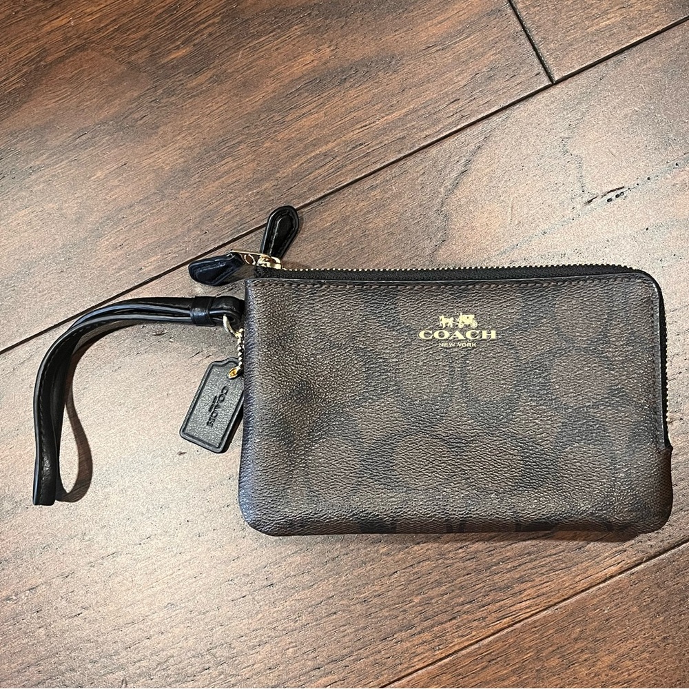 Coach Double Corner Zip Wristlet/Wallet - perfect condition :)